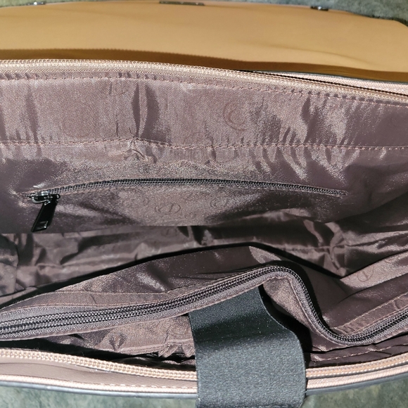 Easegave Mauve (Laptop) Satchel Bag. - Picture 15 of 16